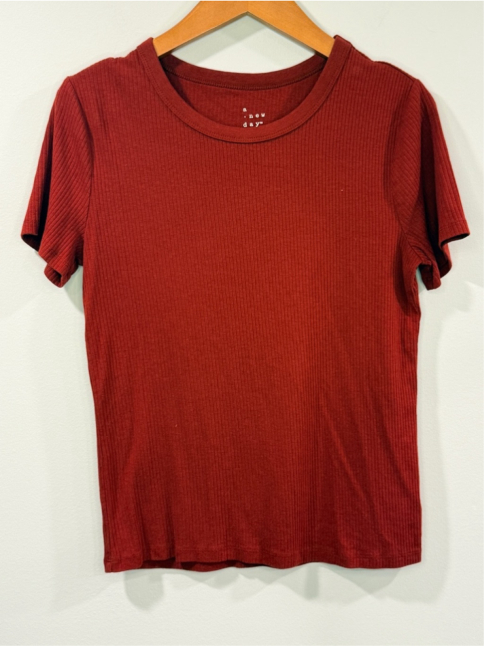 a new day Women’s Ribbed Short-Sleeve Tee in Brick Red Size M